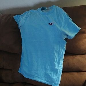 Hollister tee